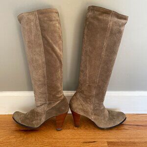 Vintage 80s Trotters Brand Gray Suede tall, heeled boots with zipper Size 7.5M